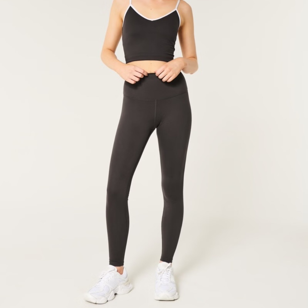 Hollister Gilly Hicks Black High Waist Pocket Leggings | Medium - Picture 2 of 9